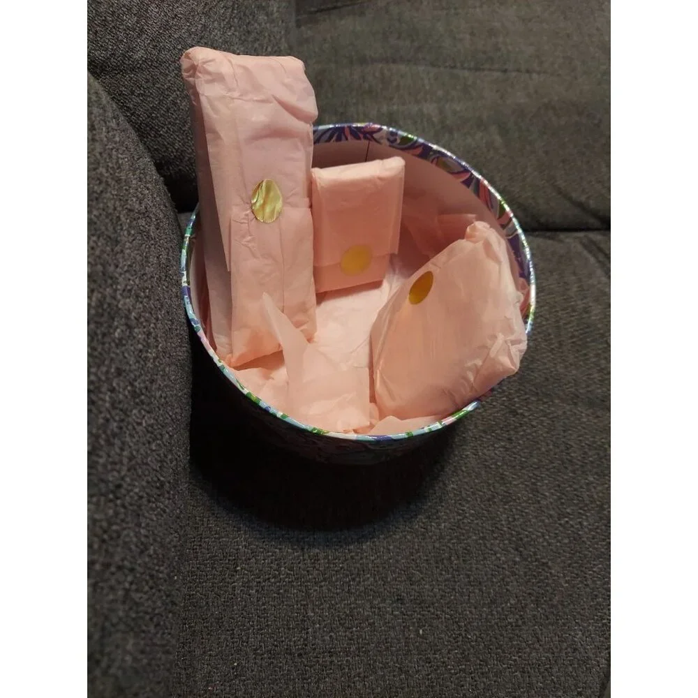 Lilly‎ Pulitzer Relax in Print Feline good accessories box - NWT And Packaging